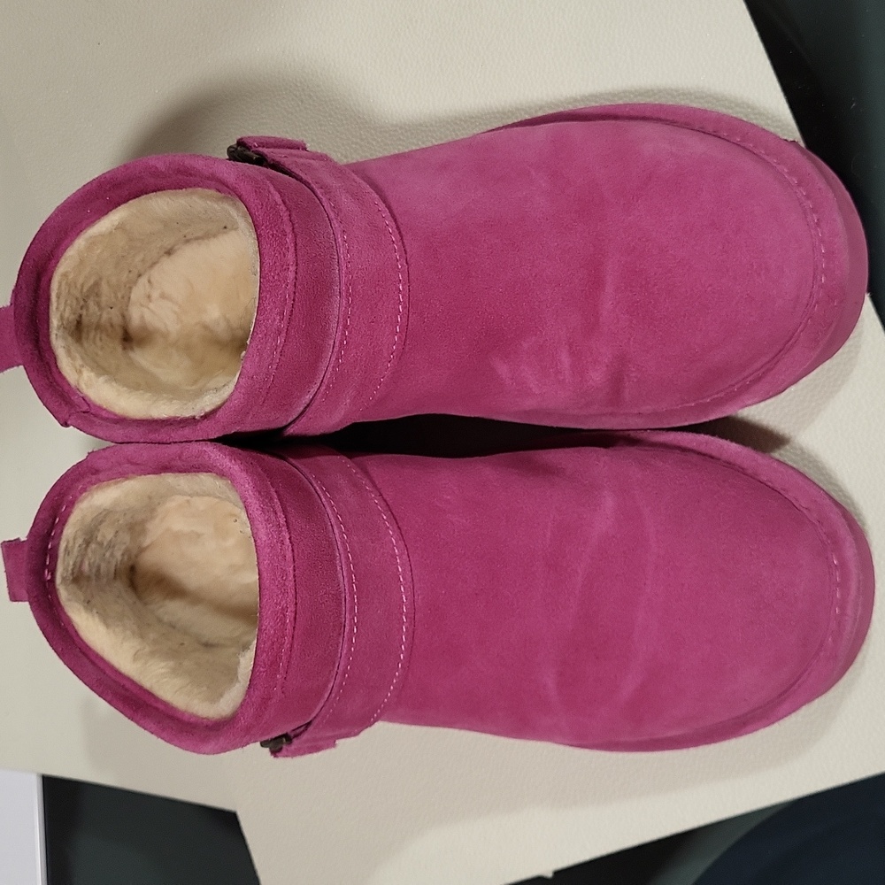Bearpaws Suede Booties with Wool Footbed ~ Size 8 (7.5-8)